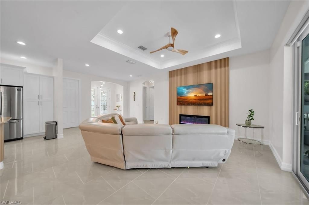 60 Floyd Ave S, Lehigh Acres, FL 33976 Photo