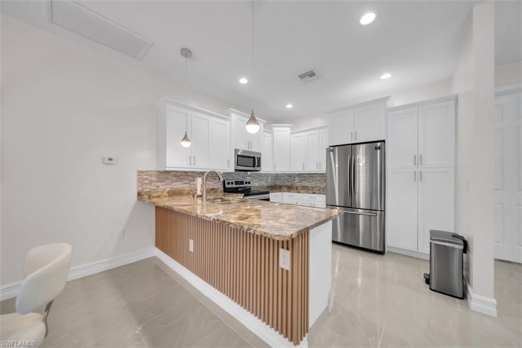 60 Floyd Ave S, Lehigh Acres, FL 33976 Photo