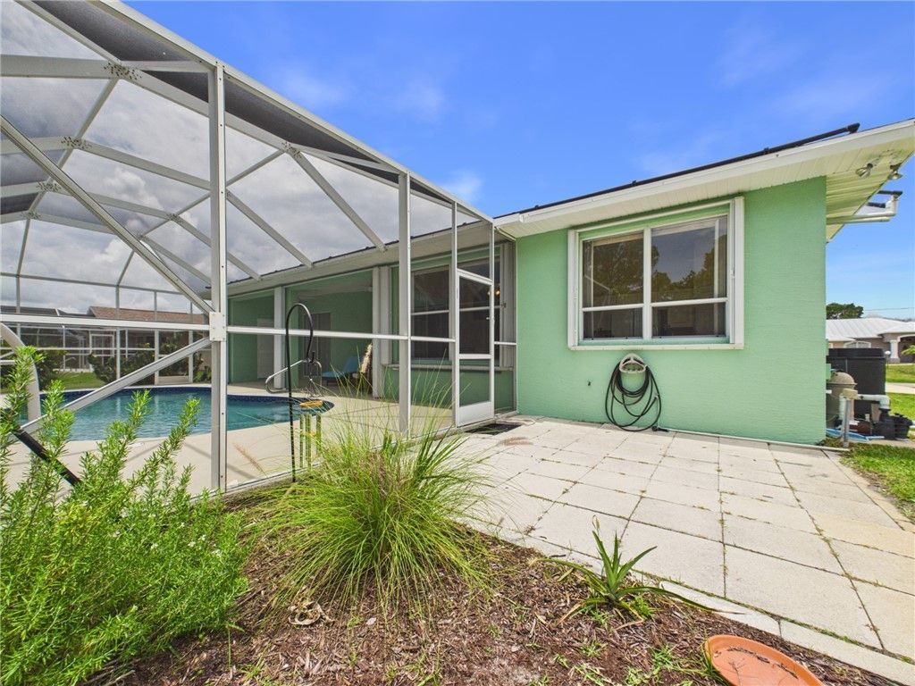 865 George Street, Sebastian, FL 32958 Photo