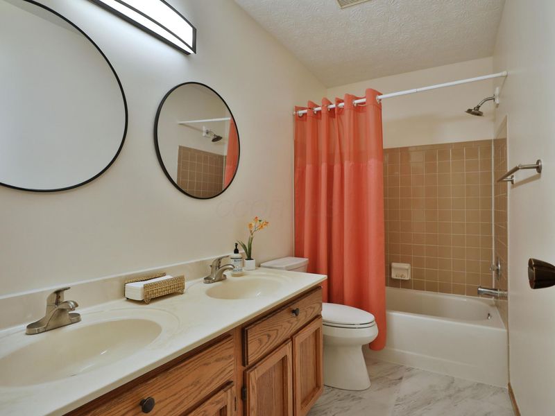 199 Brownsfell Drive, Columbus, OH 43235 Photo 33