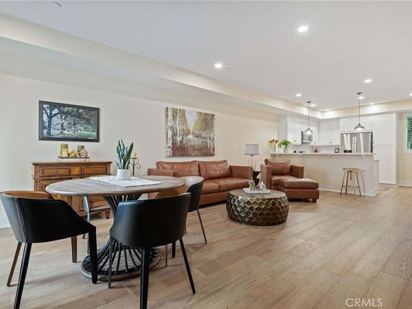 44 Coronado Street, Unit 202, Ventura, CA 93001