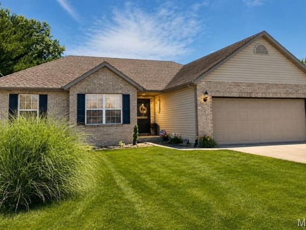 2 Meadowbrooke Drive , Troy, IL 62294