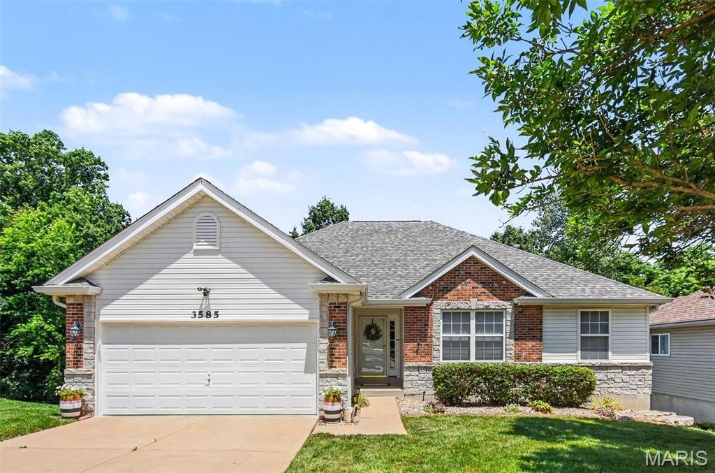 3585 Lakeview Heights Drive, Saint Louis, MO 63129 Main Photo