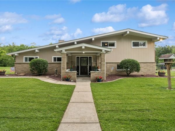 106 Daums Ln, Level Green, PA 15085