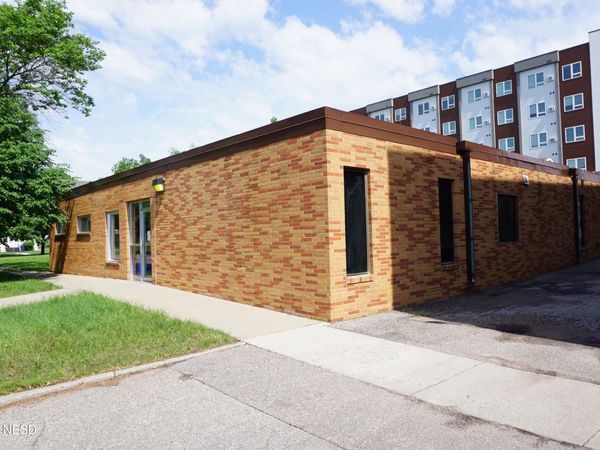 17 2ND AVENUE SW, Watertown, SD 57201