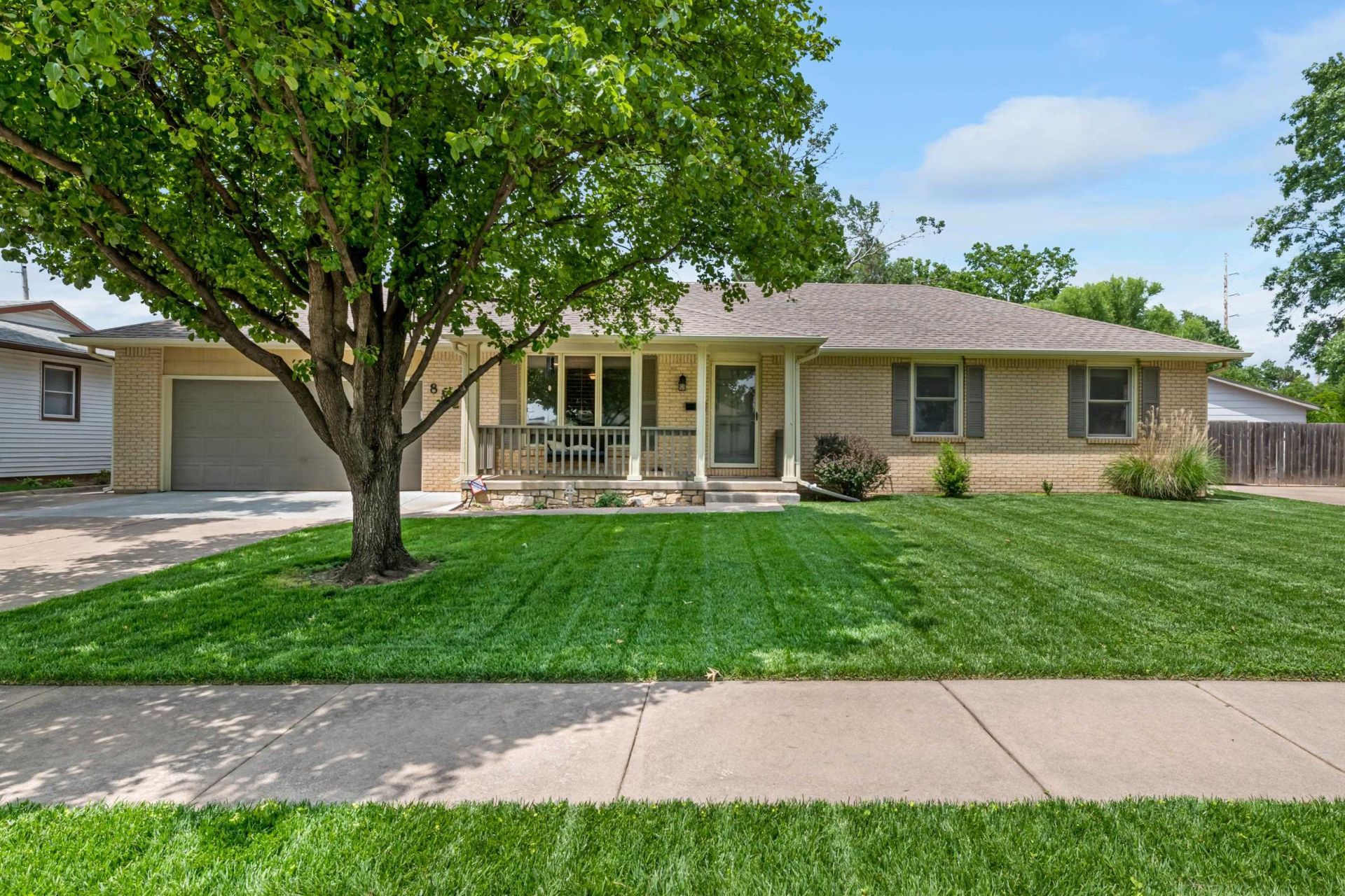 8824 W Birch Ln, Wichita, KS 67212 Main Photo