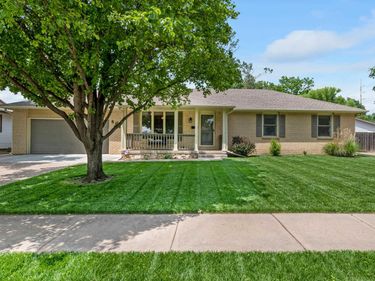 8824 W Birch Ln, Wichita, KS 67212