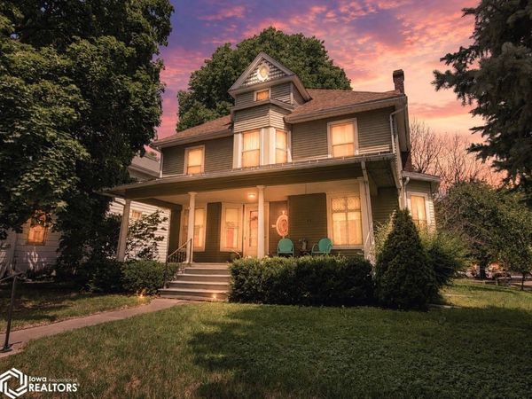 815 A Avenue E, Oskaloosa, IA 52577
