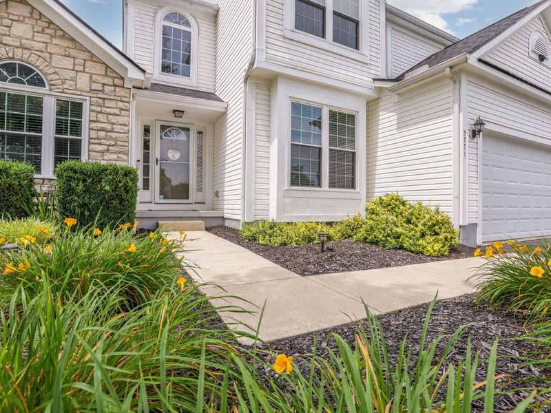 5771 Daisy Trail Drive, Grove City, OH 43123 Photo 3
