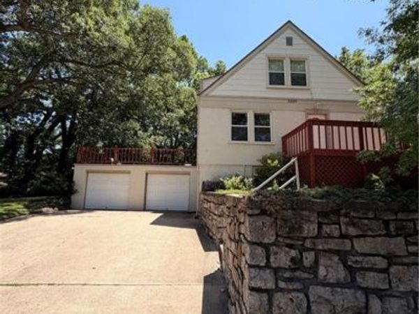 1307 S Sterling Avenue, Independence, MO 64052