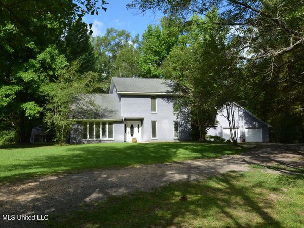 112 Tall Oaks Street, Clinton, MS 39056