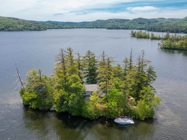 28 Potato Island, Holderness, NH 03245