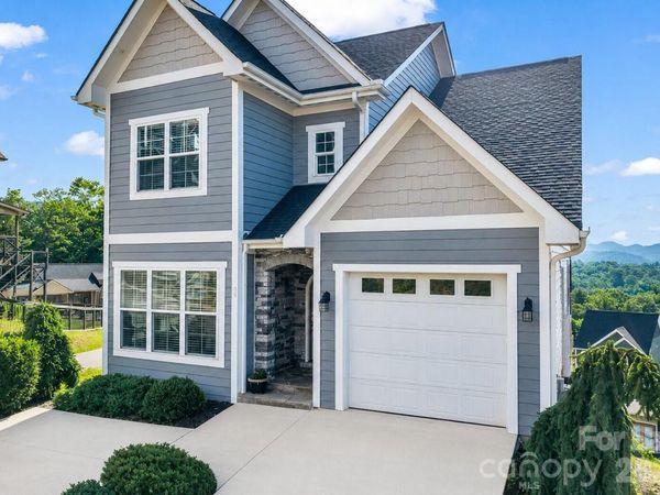 66 Tudor Way, Black Mountain, NC 28711