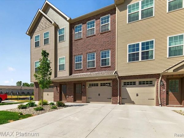 1687 Pinecroft Lane , Howell Twp, MI 48855