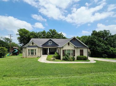 1715 W Blue Starr Drive , Claremore, OK 74017
