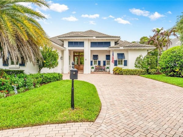 211 Coconut Creek Court, Vero Beach, FL 32963