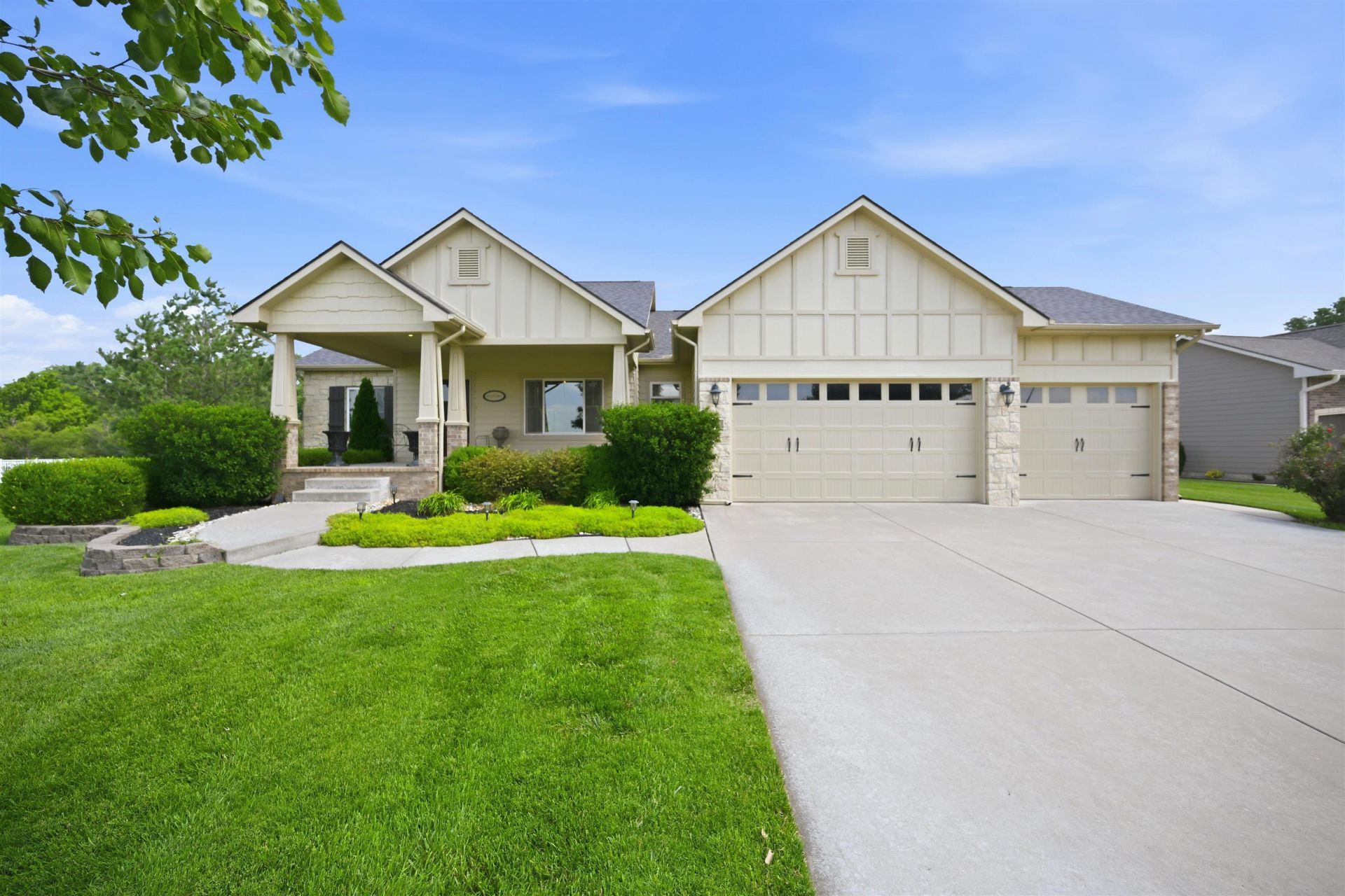 404 E Pretty Flowers St, Garden Plain, KS 67050 Main Photo