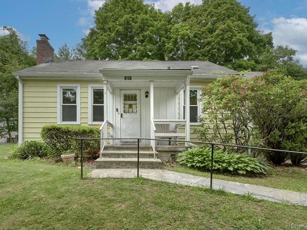 910 Linda Avenue , Thornwood, NY 10594