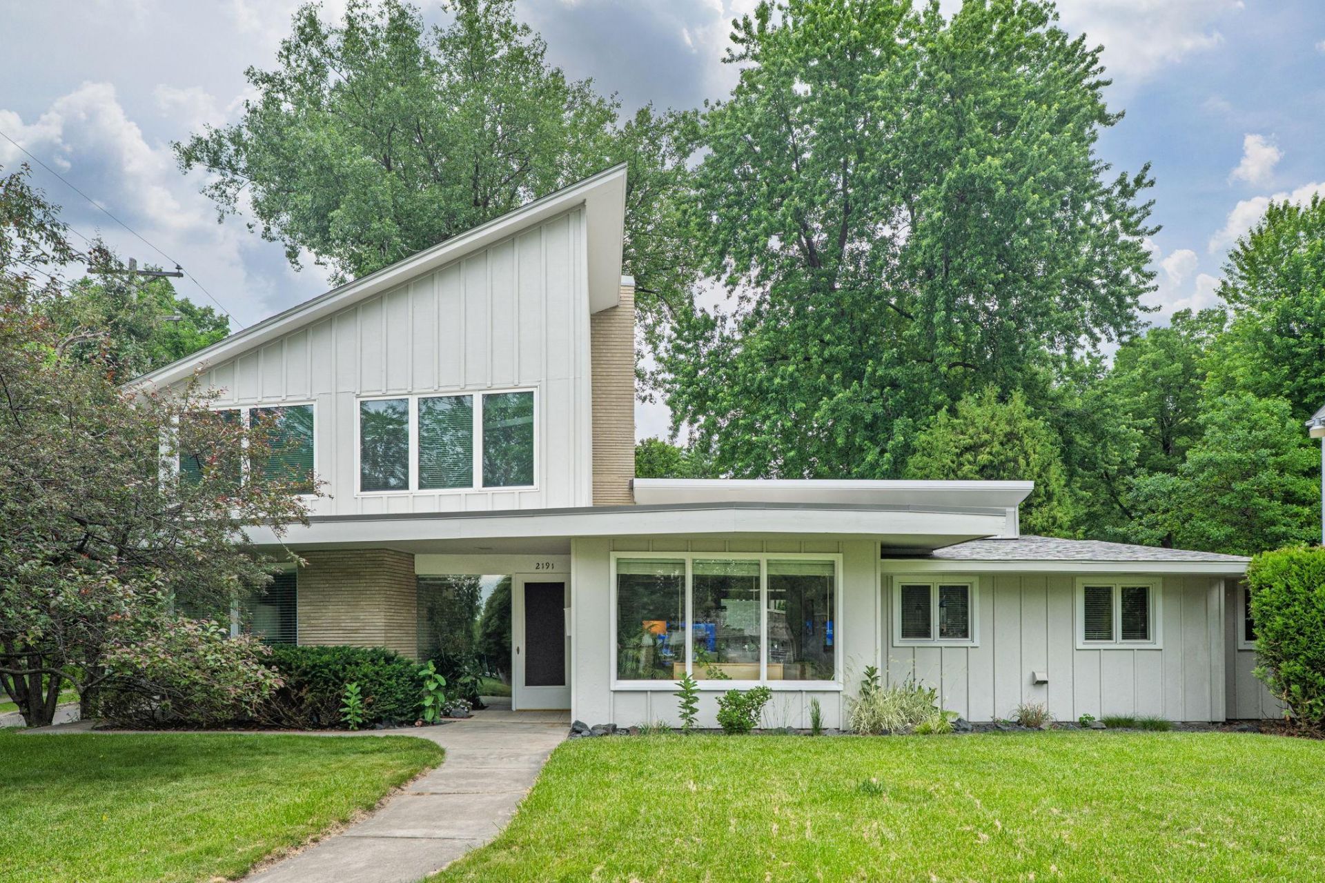 2191 Edgcumbe Road , Saint Paul, MN 55116
