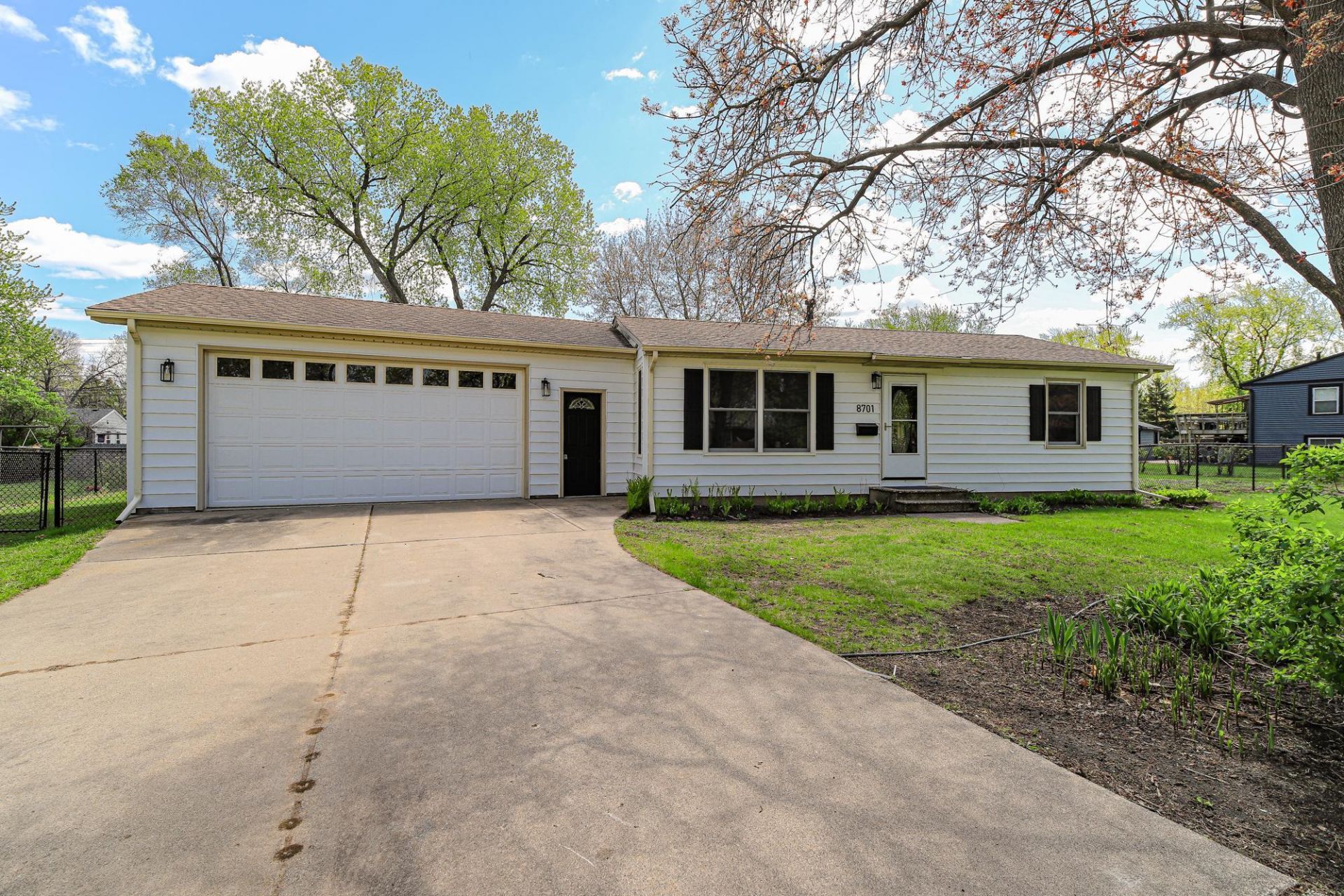 8701 Elliot Avenue S, Bloomington, MN 55420 Main Photo