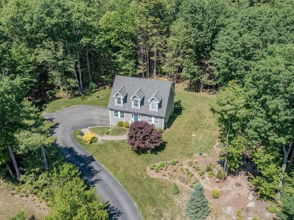2 Gerrior Drive, Nottingham, NH 03290