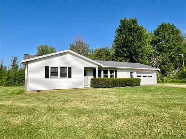 1738 County Route 7 , Oswego, NY 13126