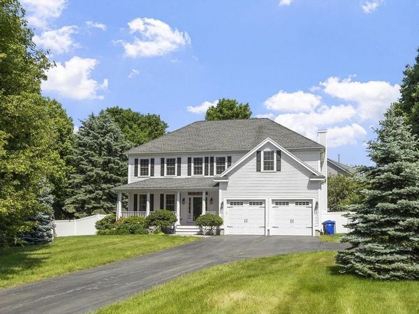 9 Meeting House Circle, Bedford, MA 01730