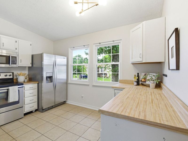 2139 Camelback Drive, Columbus, OH 43228 Photo 8