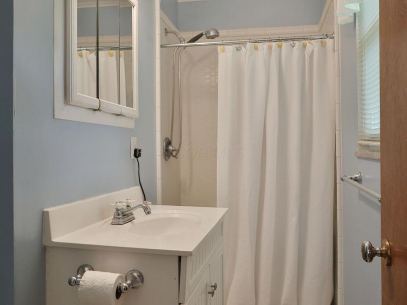 3585 Delamere Avenue, Columbus, OH 43220 Photo 26
