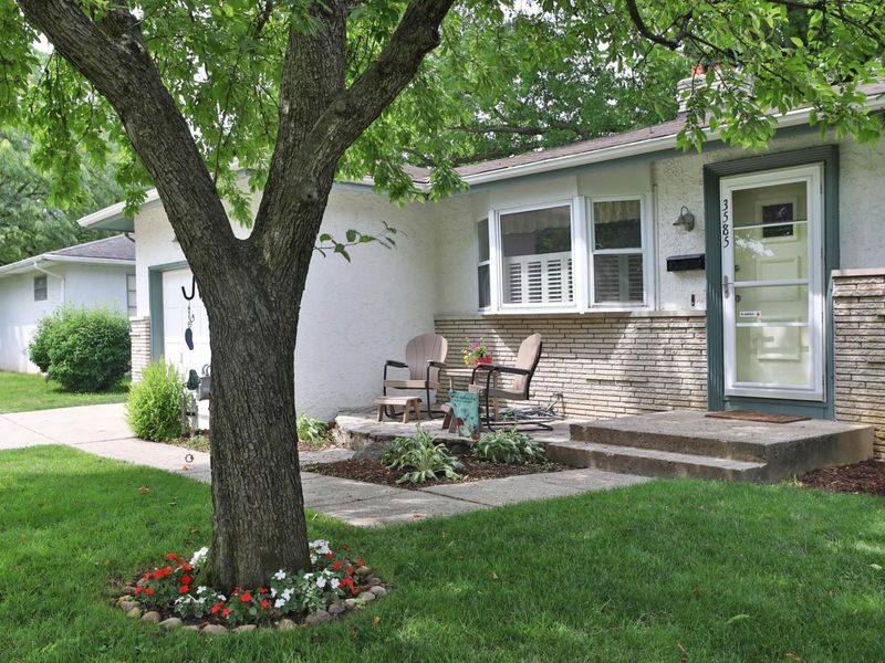 3585 Delamere Avenue, Columbus, OH 43220 Photo 4