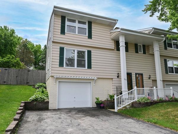 213 McDivitt LANE, Mukwonago, WI 53149