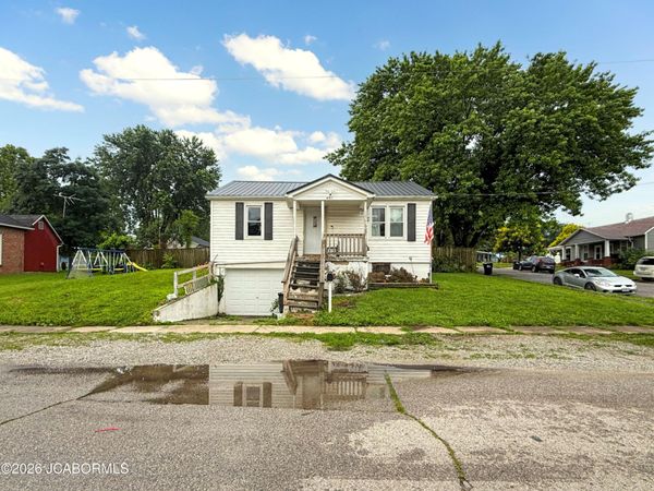 401 E HOWARD STREET, California, MO 65018