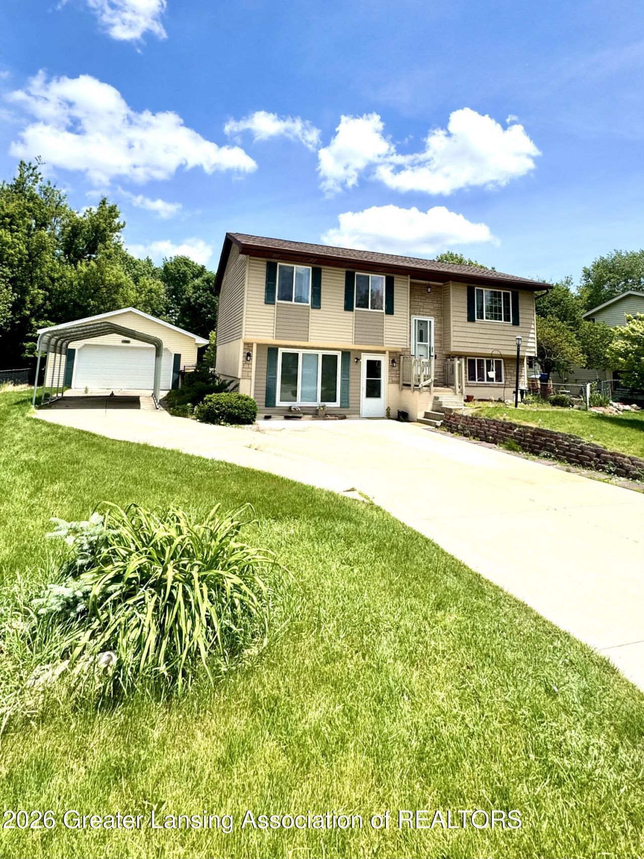 2610 Renfrew Way, Lansing, MI 48911 Main Photo