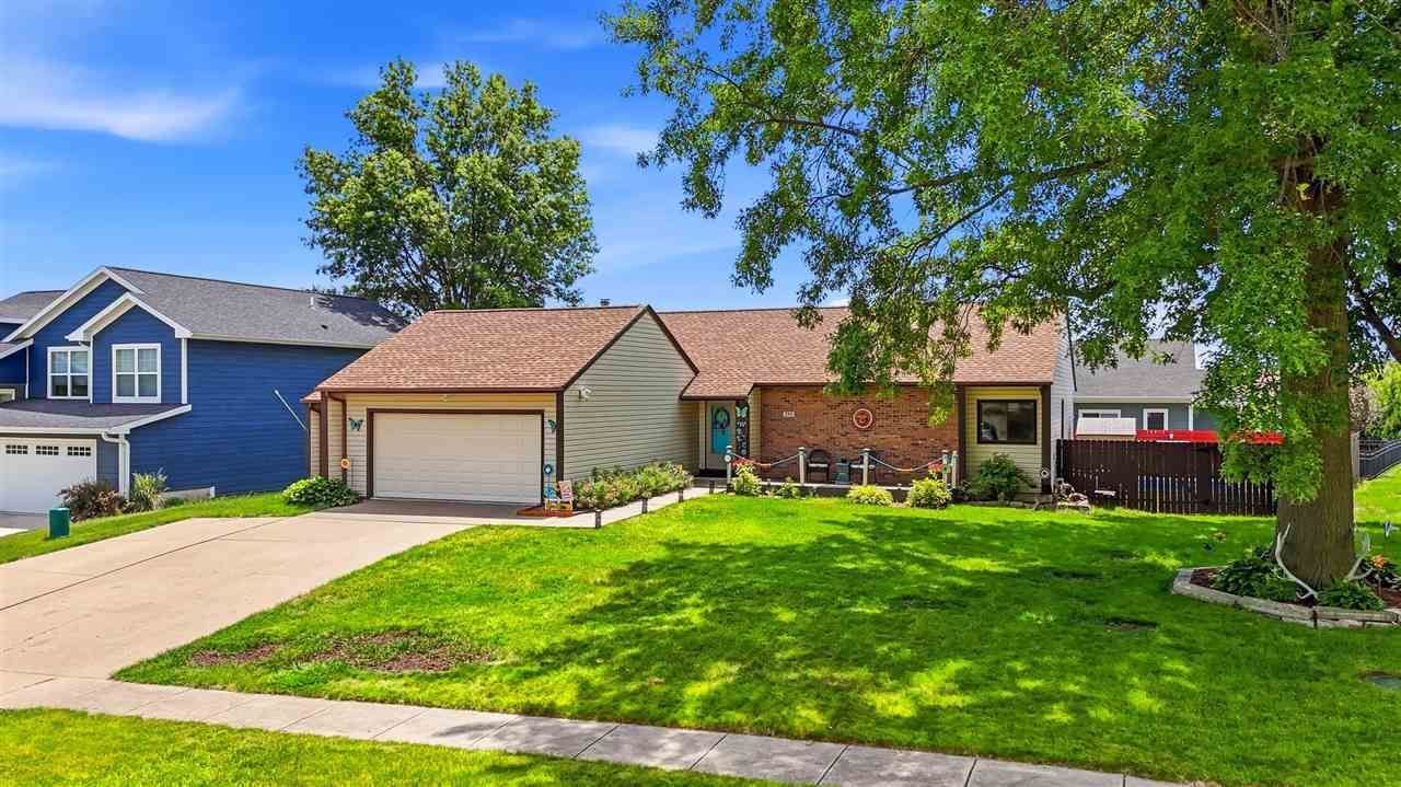 398 Sierra Trace, Coralville, IA 52241 Main Photo
