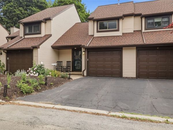 39 Menlo Pl , Rochester, NY 14620