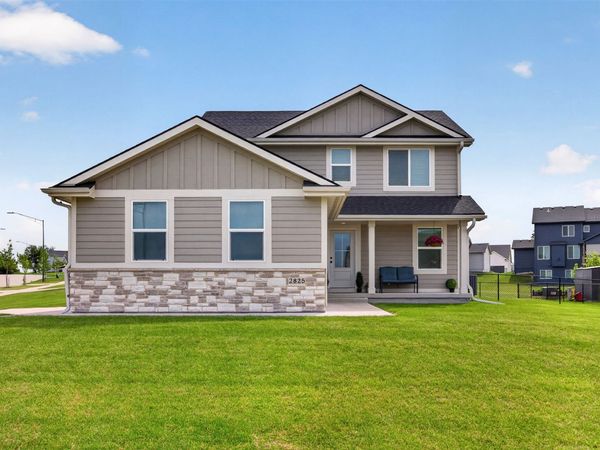 2825 SE Florence Drive, Waukee, IA 50263