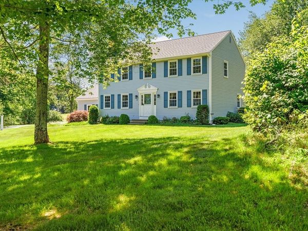 2 Fox Run Rd, Sterling, MA 01564