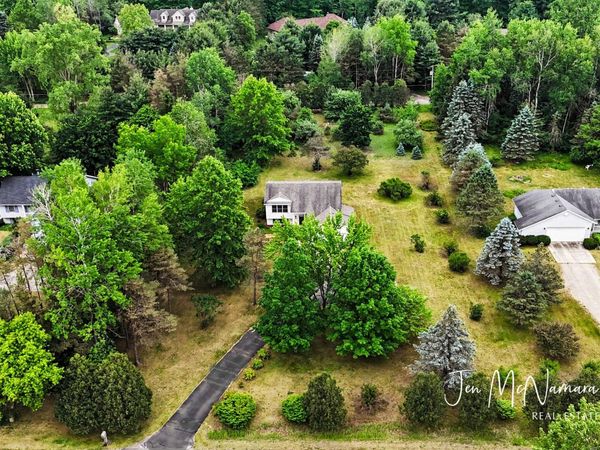 4050 Rector Street NE, Rockford, MI 49341