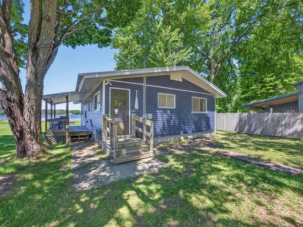 2864 Pleasant Lake Shore Drive, Cadillac, MI 49601