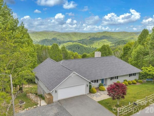 784 Alpine Drive, Seven Devils, NC 28604