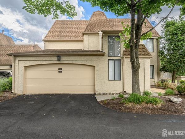 7 Carriage Place, Edison, NJ 08820