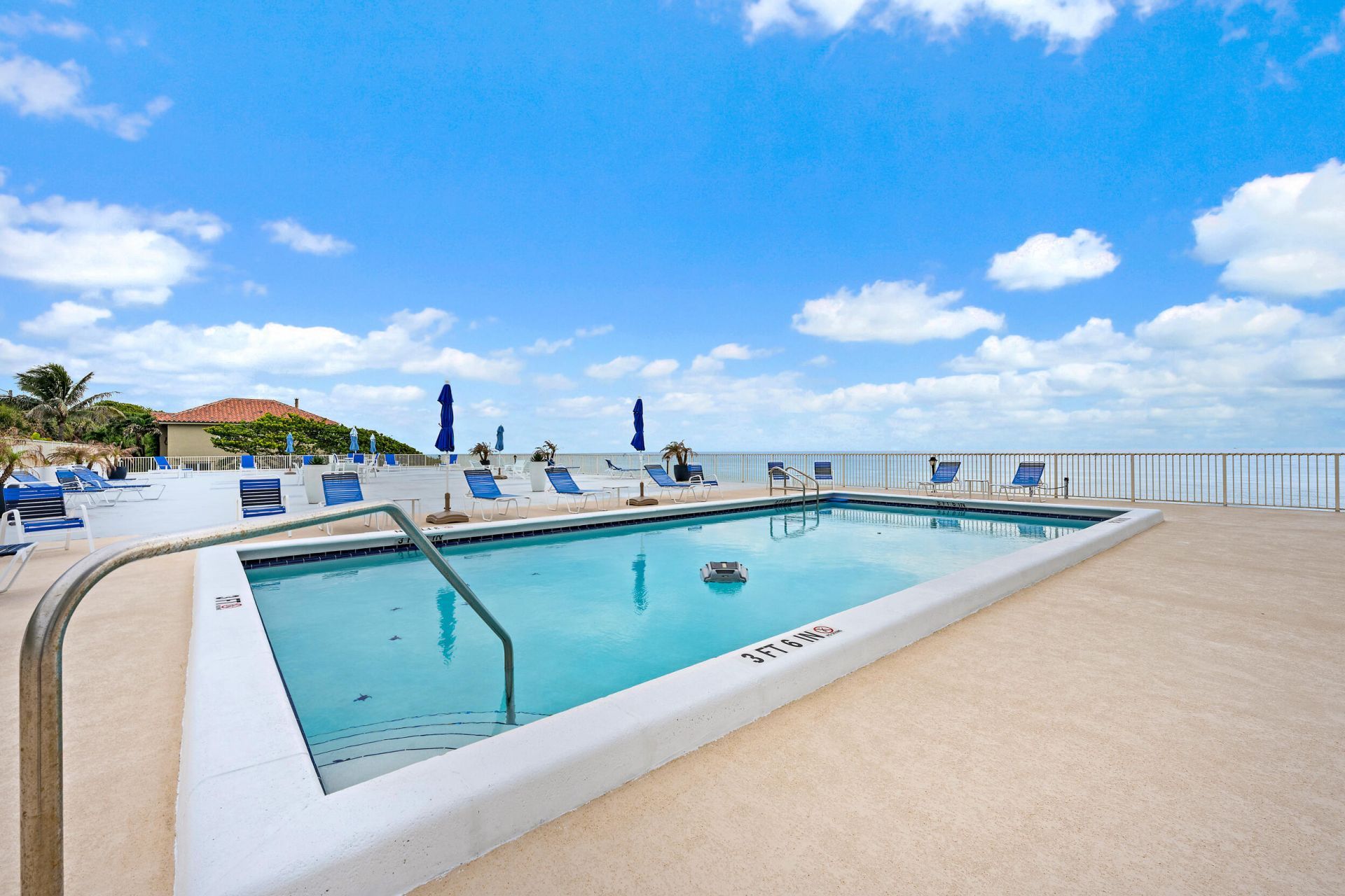 900 Ocean Drive, Unit 202, Juno Beach, FL 33408 Photo