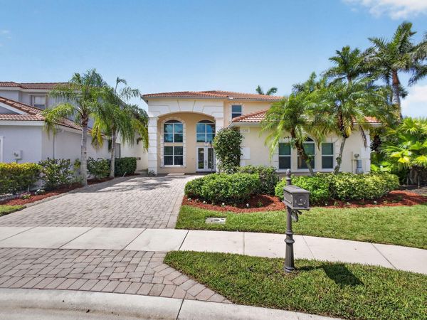 136 Casa Grande Court, Palm Beach Gardens, FL 33418
