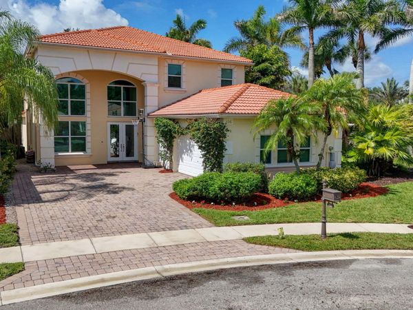 136 Casa Grande Court, Palm Beach Gardens, FL 33418