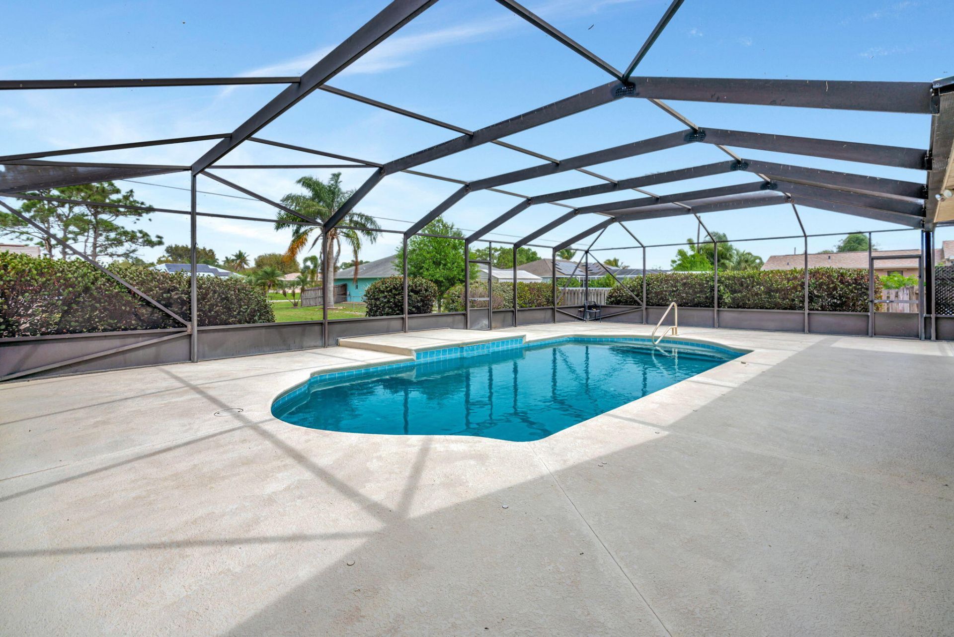 661 SE Crescent Avenue, Port Saint Lucie, FL 34984 Photo
