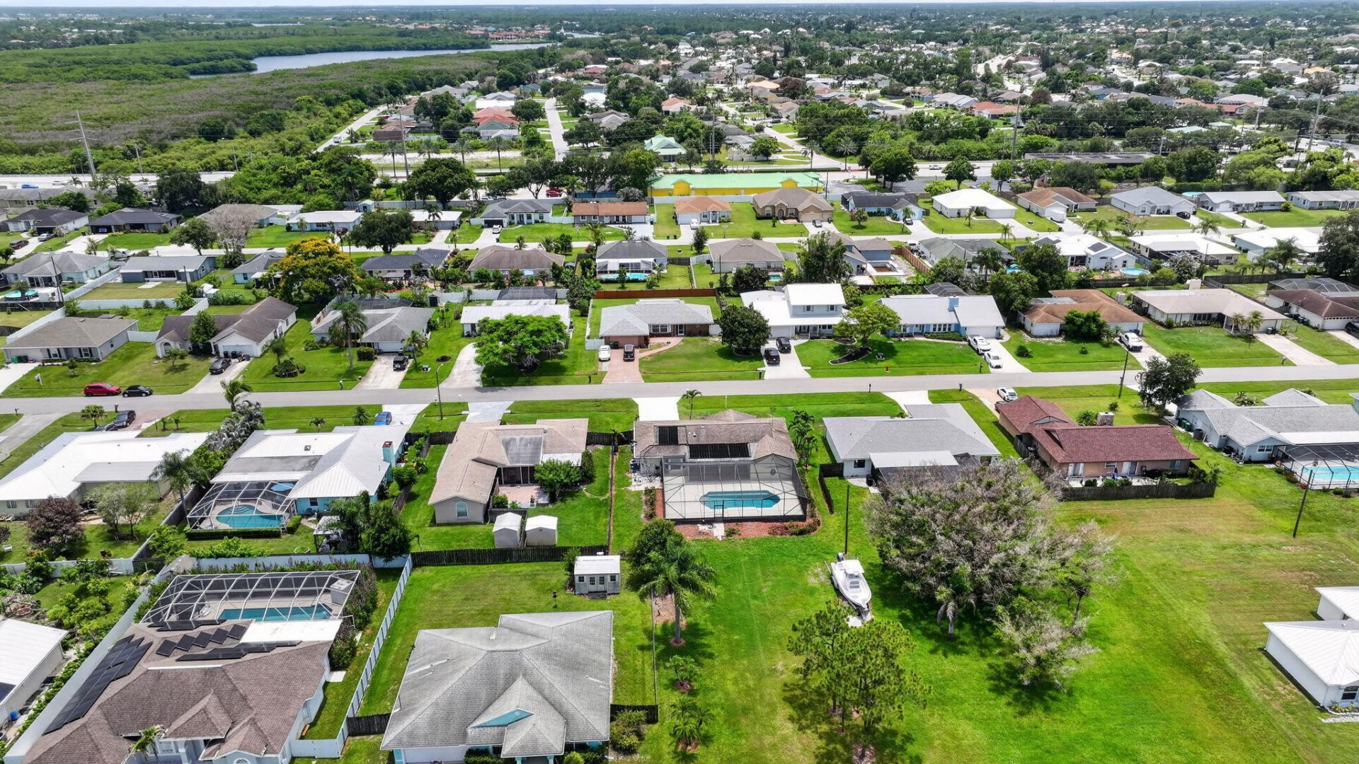 661 SE Crescent Avenue, Port Saint Lucie, FL 34984 Photo