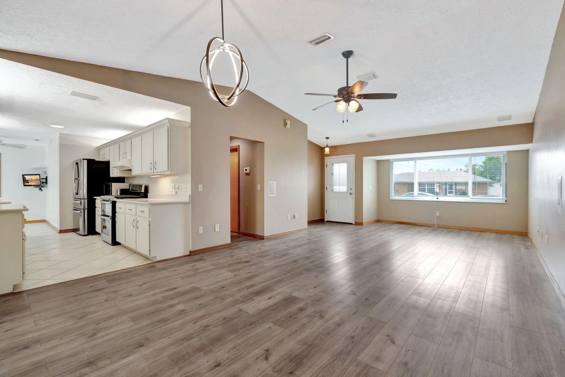661 SE Crescent Avenue, Port Saint Lucie, FL 34984 Photo