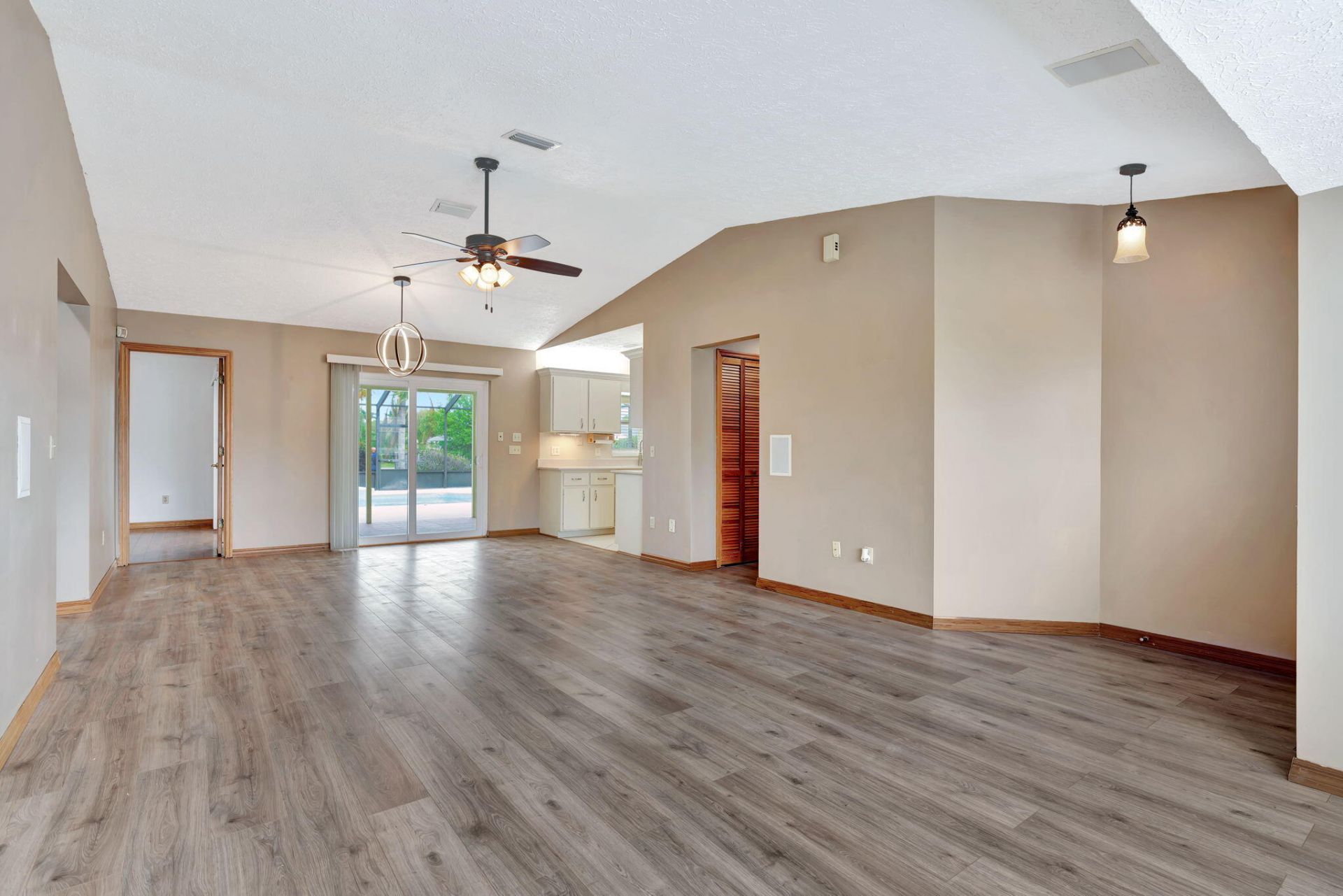 661 SE Crescent Avenue, Port Saint Lucie, FL 34984 Photo