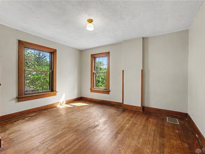 40 E Parkwood Drive, Dayton, OH 45405 Photo 21