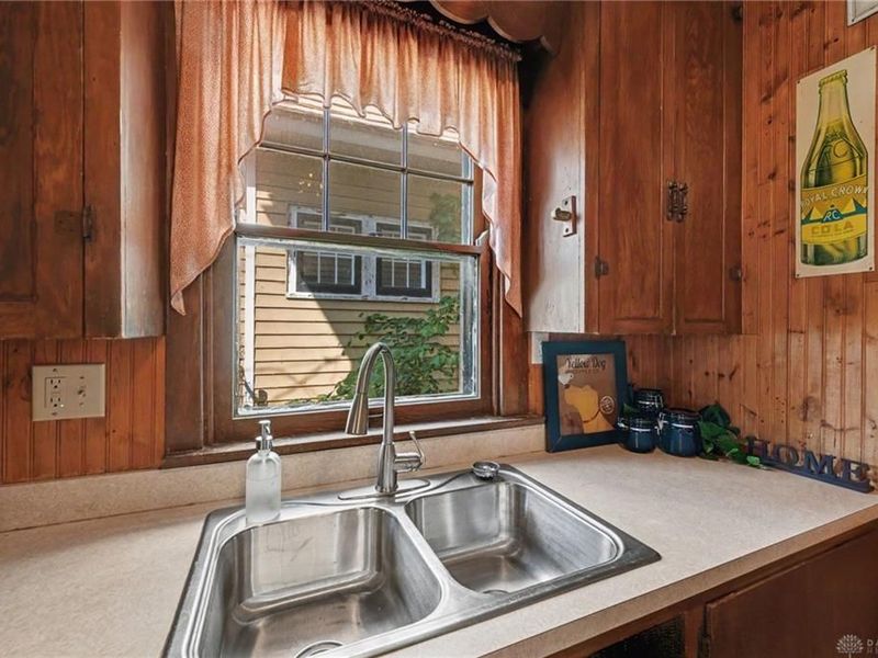 40 E Parkwood Drive, Dayton, OH 45405 Photo 9